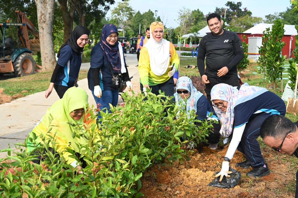 PROGRAM TANAM POKOK PERDANA 2024 DAN PERASMIAN TAMAN TASIK KOTA PUTERI