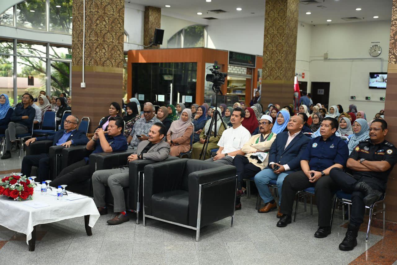 PROGRAM CERAMAH MOTIVASI ANJURAN RAKAN PEMBIMBING PERKHIDMATAN AWAM (AKRAB)