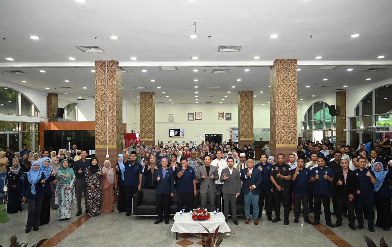 PROGRAM CERAMAH MOTIVASI ANJURAN RAKAN PEMBIMBING PERKHIDMATAN AWAM (AKRAB)