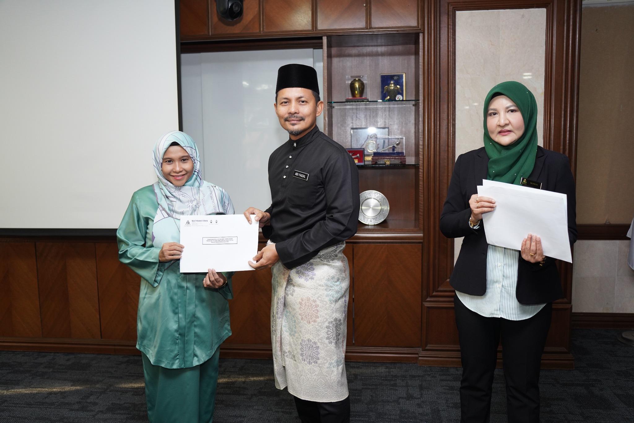 Sekitar Majlis Penyampaian Surat Kenaikan Pangkat yang telah diadakan pada 5 April 2024