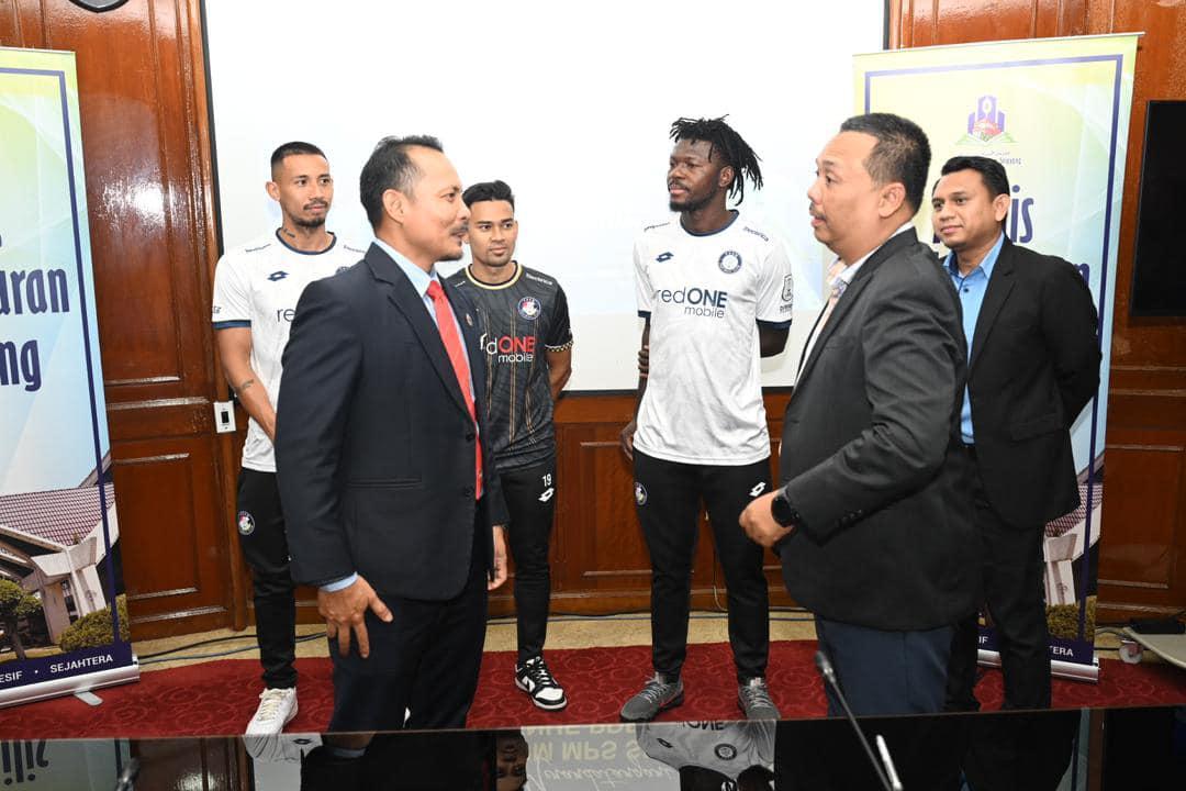 MAJLIS MENANDATANGANI MOU STADIUM MPS