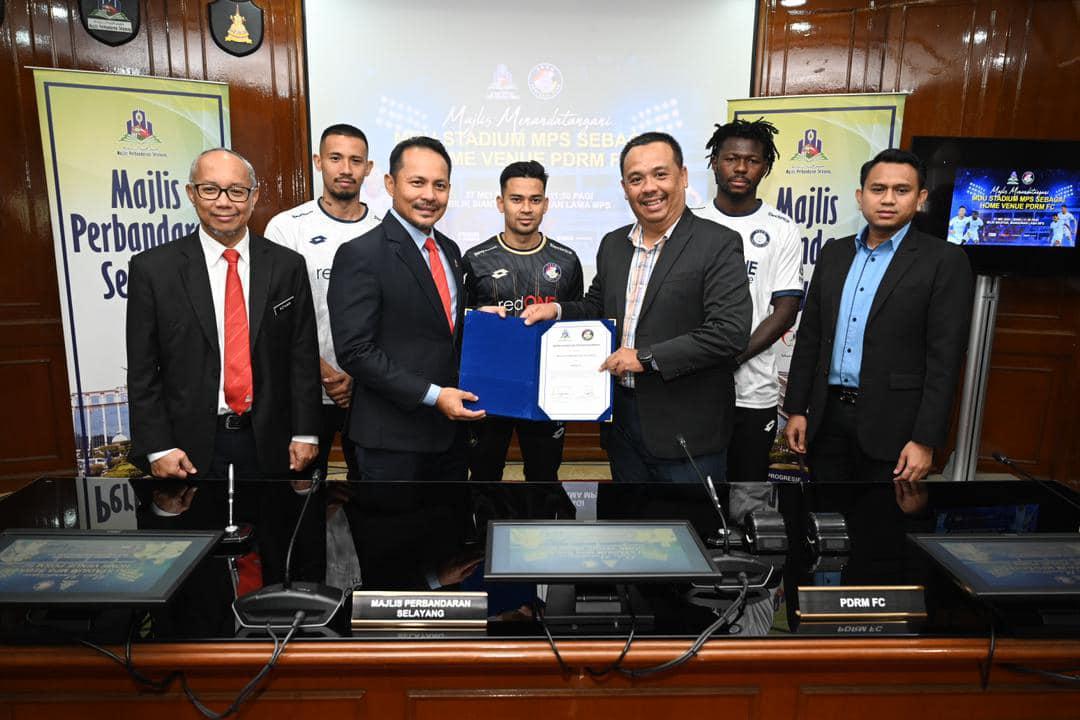 MAJLIS MENANDATANGANI MOU STADIUM MPS