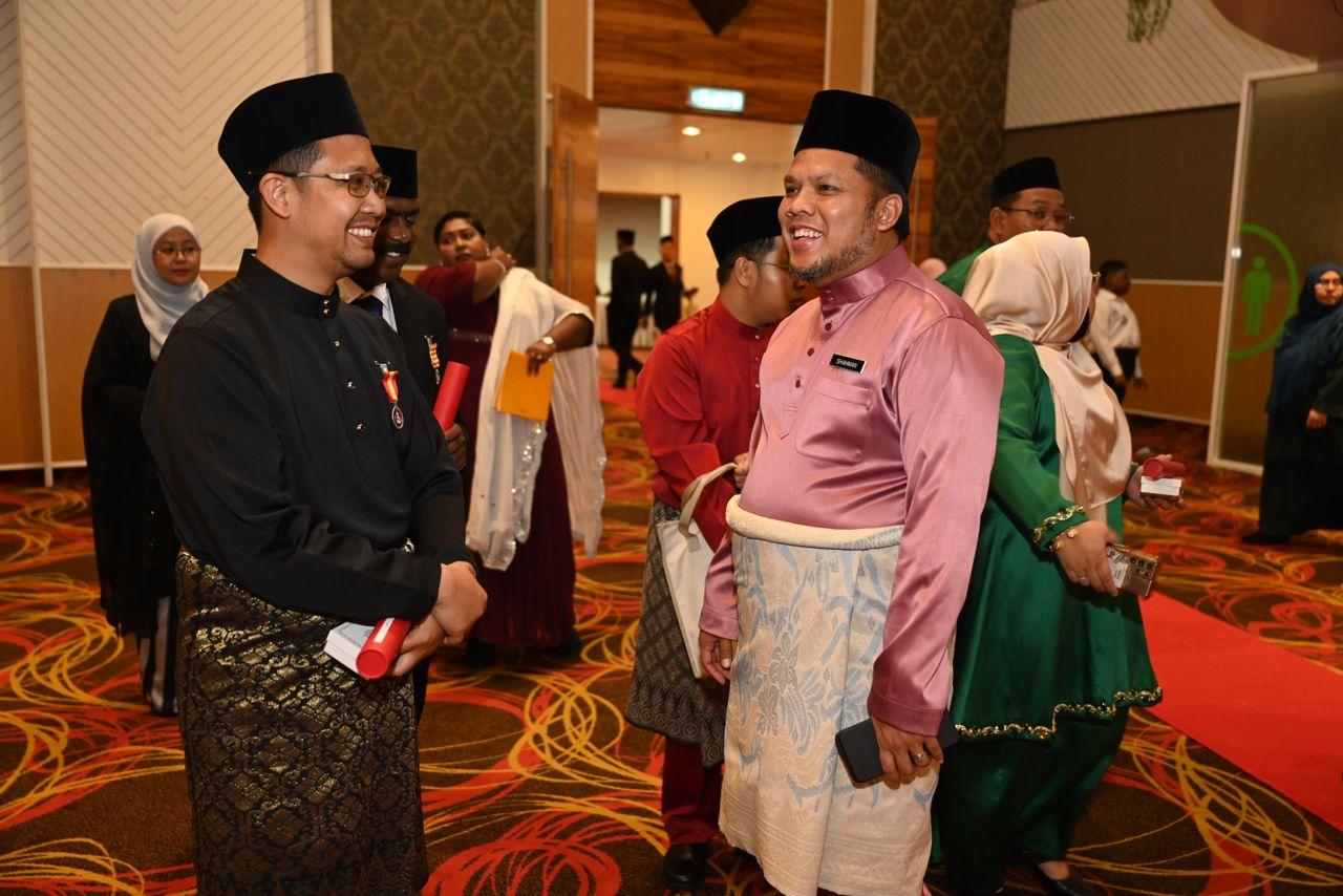ISTIADAT PENGURNIAAN PINGAT-PINGAT NEGERI SELANGOR