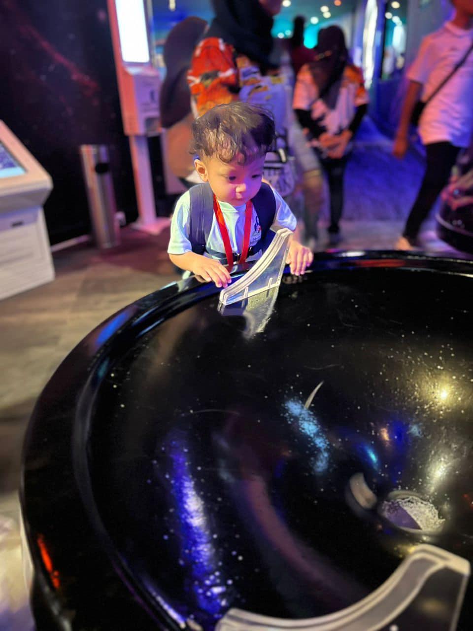 PROGRAM 'THE ADVENTURE TRIPS' KE PETROSAINS, KLCC