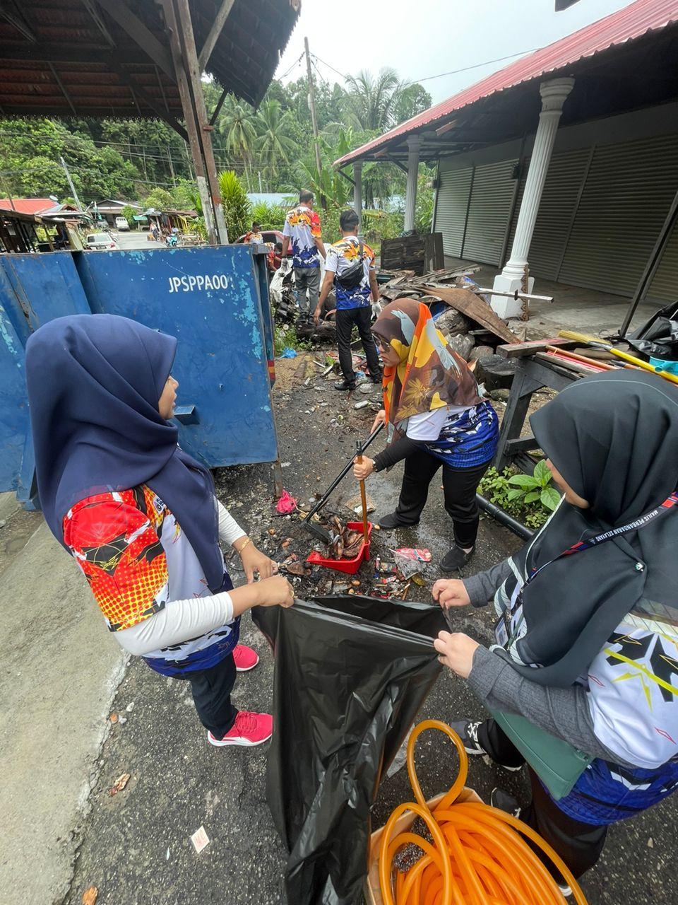 PROGRAM GOTONG-ROYONG DI GERAI MPS BATU 11, GOMBAK