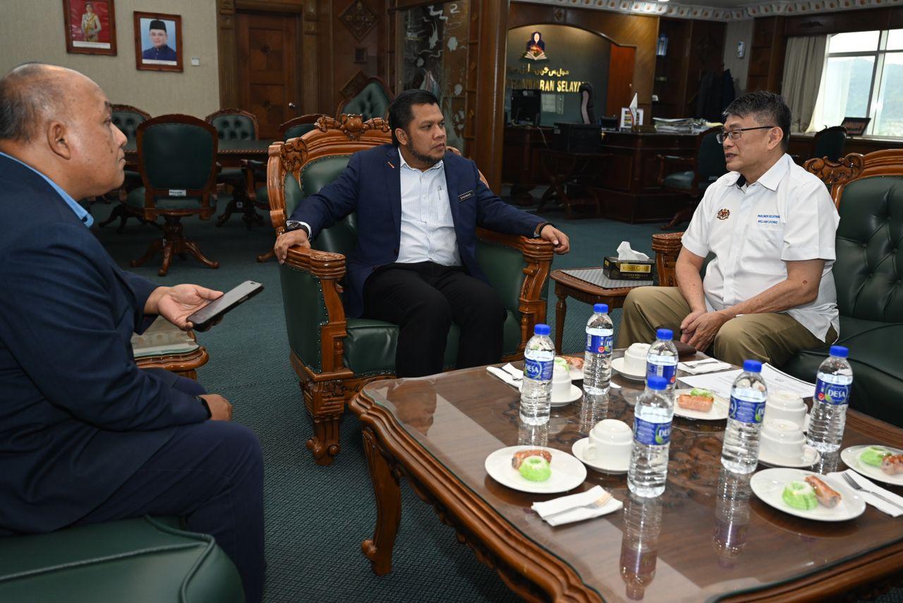KUNJUNGAN HORMAT YB TUAN WILLIAM LEONG JEE KEEN