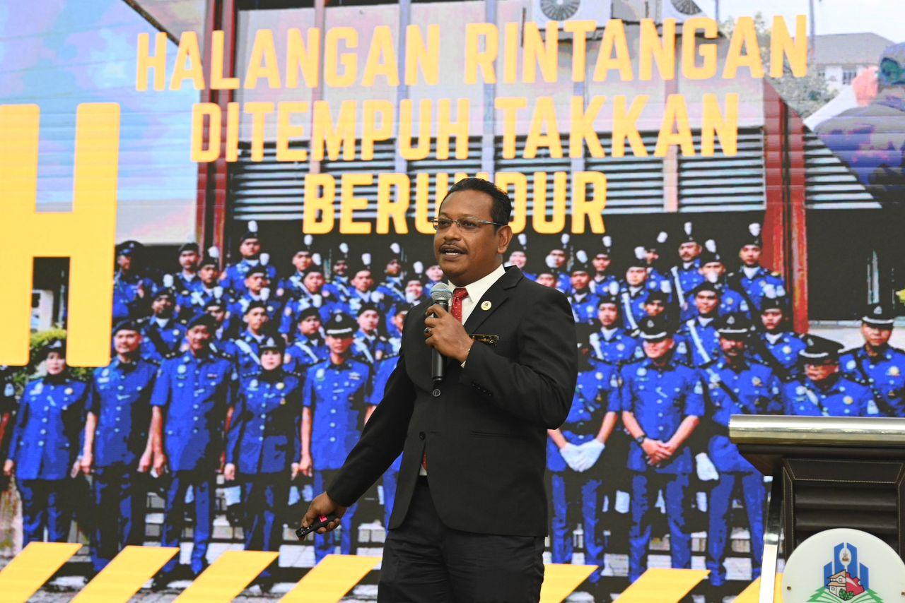 PERHIMPUNAN BULAN DAN SAMBUTAN HARI PENGUATKUASA
