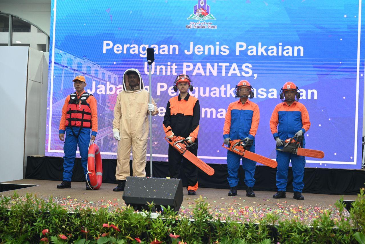 PERHIMPUNAN BULAN DAN SAMBUTAN HARI PENGUATKUASA