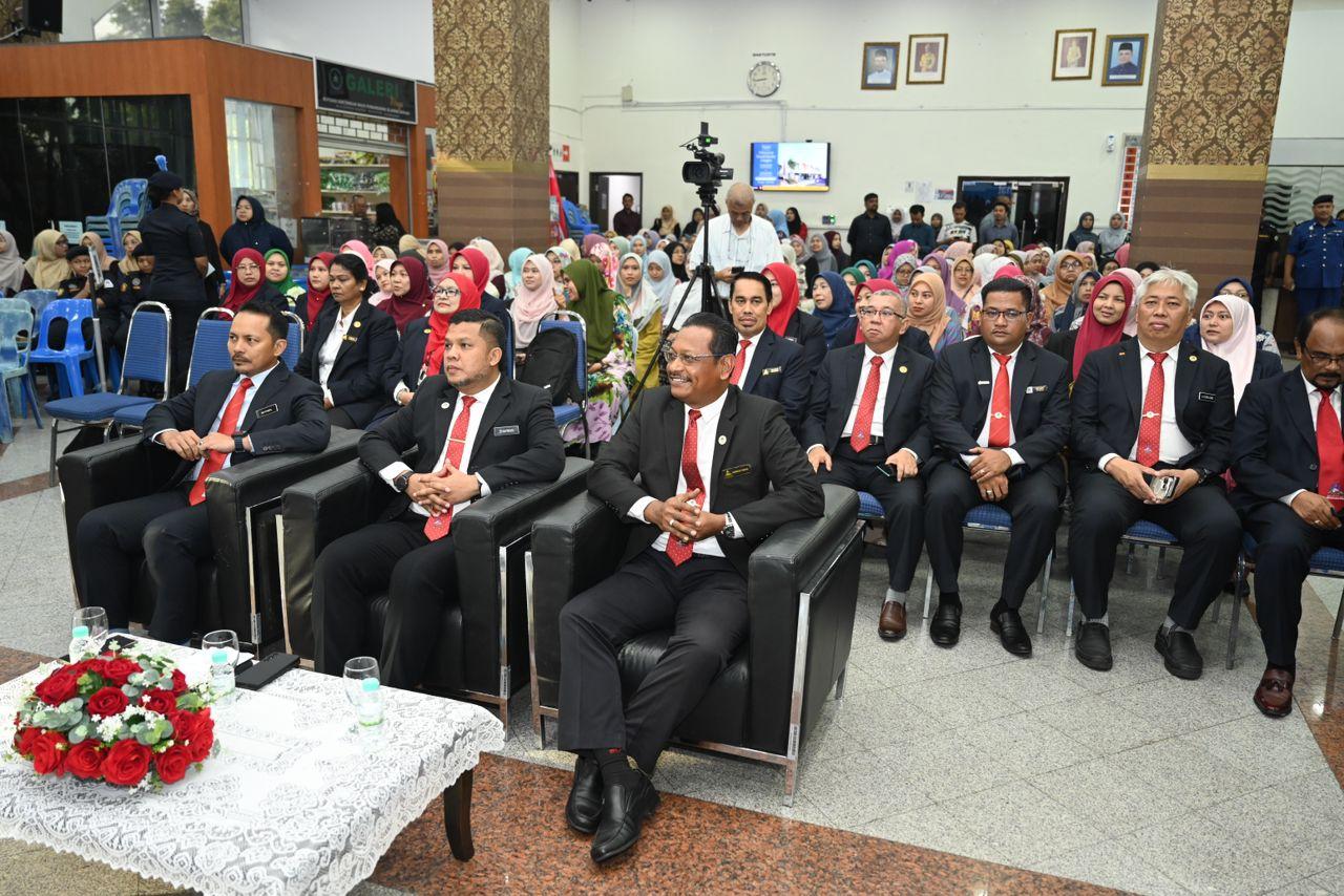 PERHIMPUNAN BULAN DAN SAMBUTAN HARI PENGUATKUASA
