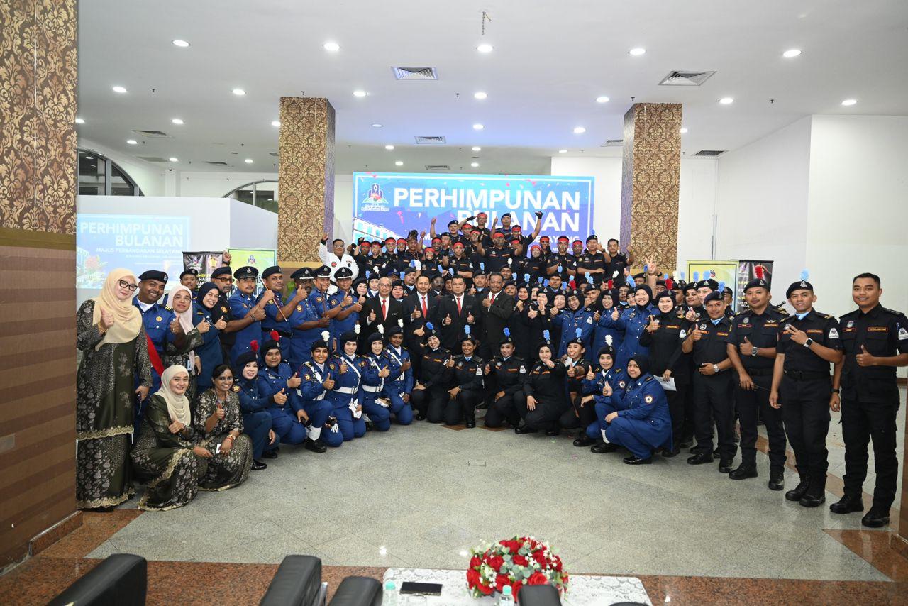 PERHIMPUNAN BULAN DAN SAMBUTAN HARI PENGUATKUASA
