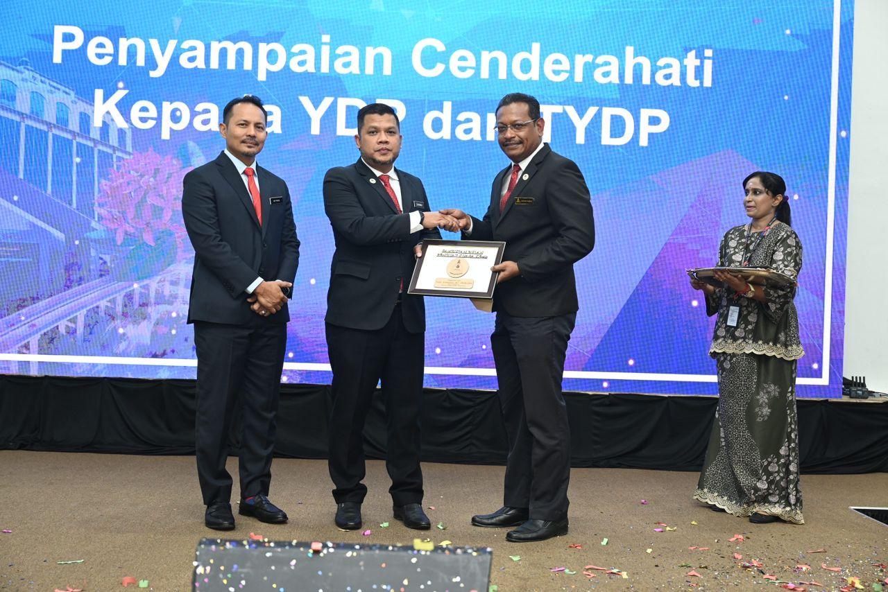 PERHIMPUNAN BULAN DAN SAMBUTAN HARI PENGUATKUASA