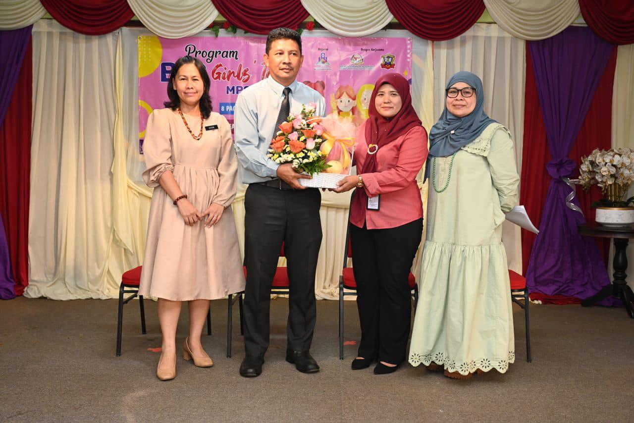 PROGRAM BIG GIRL'S TALK