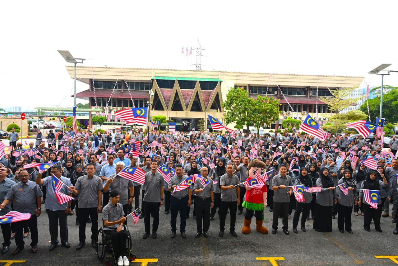 PERHIMPUNAN BULAN OGOS DAN KEMPEN KIBAR JALUR GEMILANG