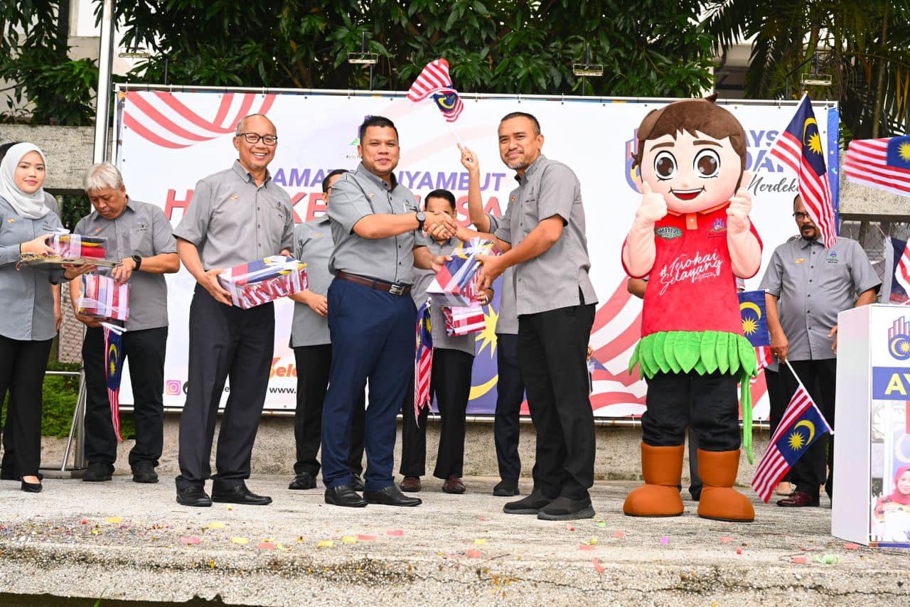 PERHIMPUNAN BULAN OGOS DAN KEMPEN KIBAR JALUR GEMILANG
