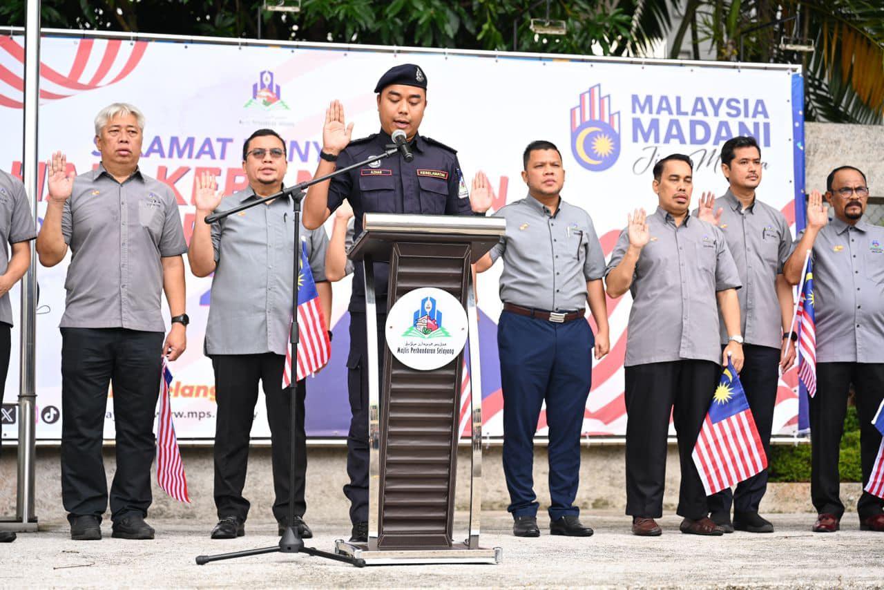 PERHIMPUNAN BULAN OGOS DAN KEMPEN KIBAR JALUR GEMILANG