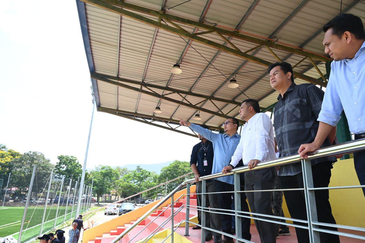 LAWATAN TAPAK PADANG SINTETIK
