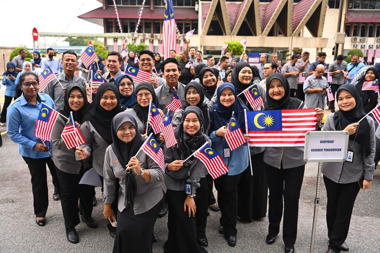 PERHIMPUNAN BULAN OGOS DAN KEMPEN KIBAR JALUR GEMILANG