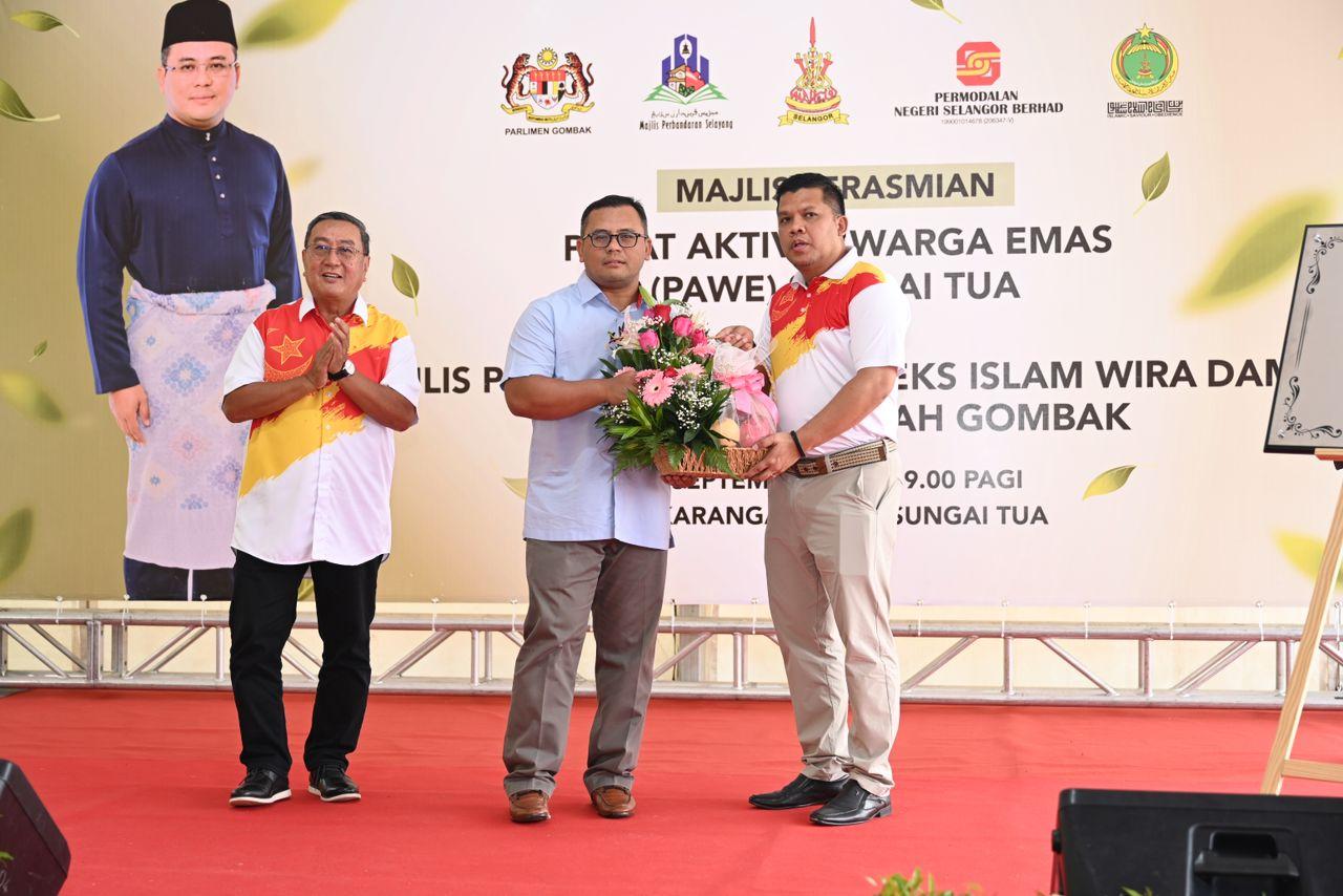 MAJLIS PERASMIAN PUSAT AKTIVITI WARGA EMAS (PAWE) SG TUA DAN MAJLIS PECAH TANAH KOMPLEKS ISLAM WIRA DAMAI