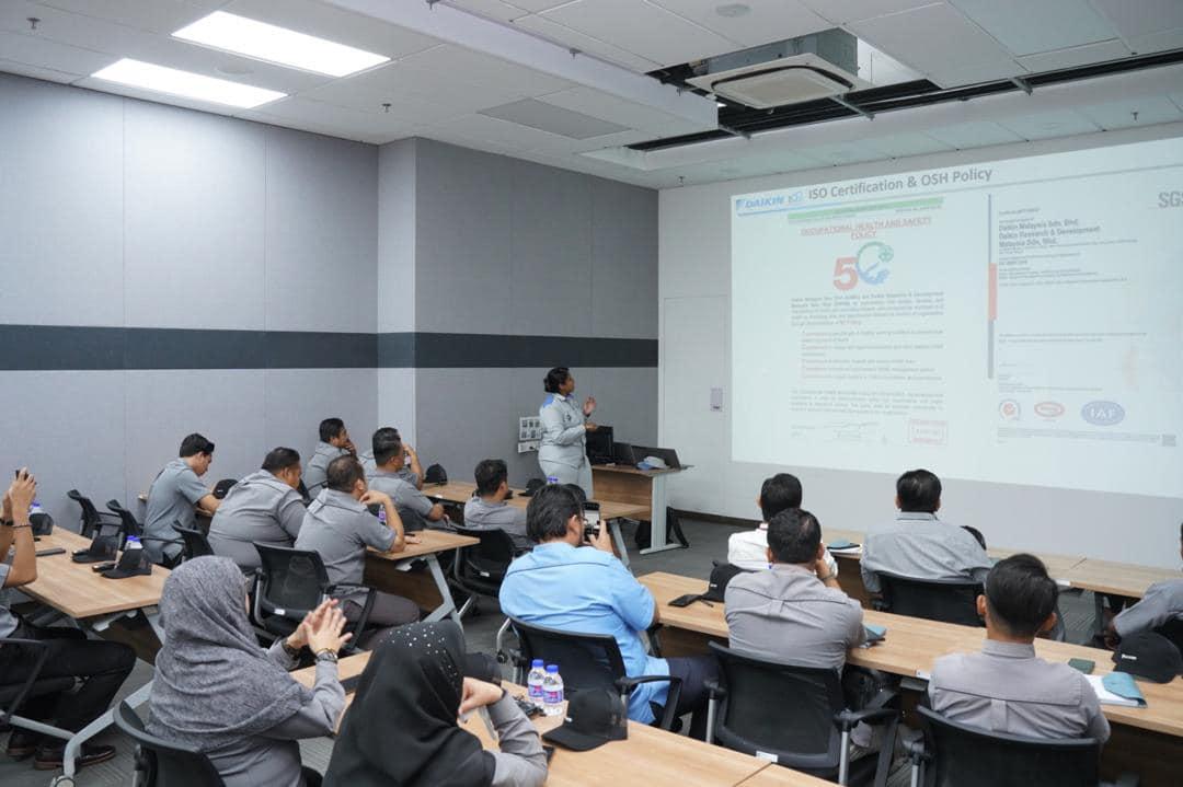 LAWATAN PENANDA ARAS KE DAIKIN MALAYSIA SDN BHD
