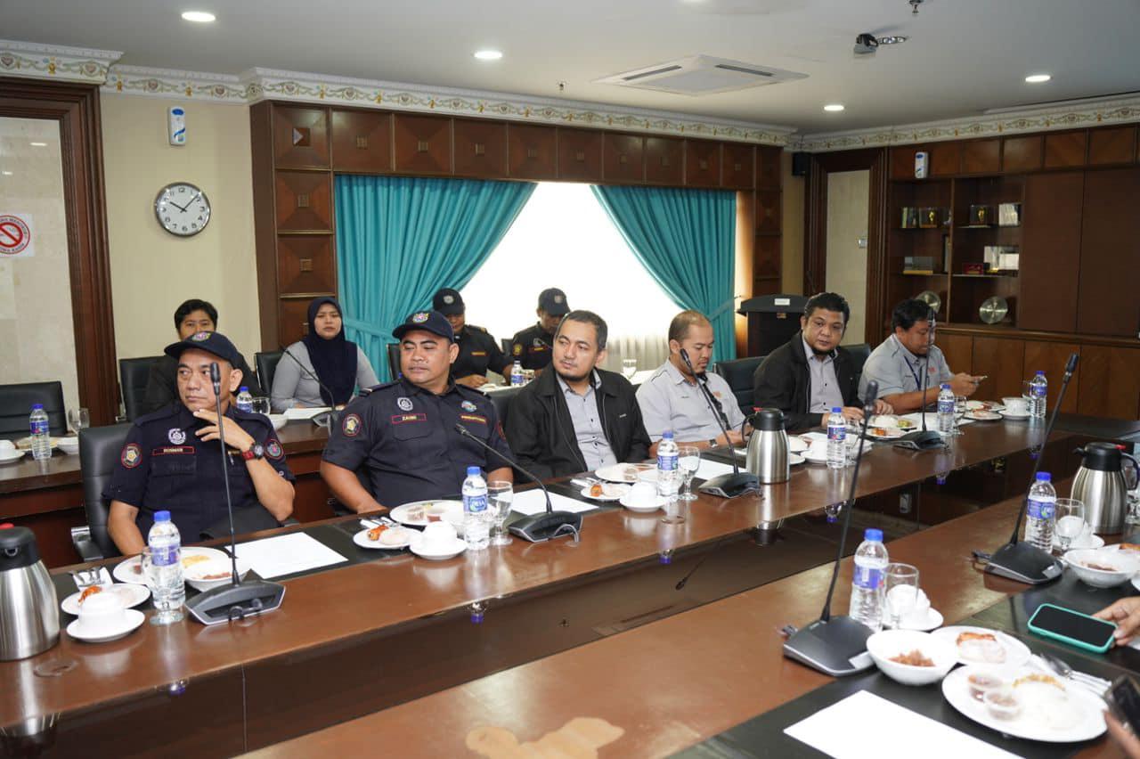LAWATAN PENANDA ARAS PELAKSANAAN PROSEDUR KOMPAUN PEMBUANGAN SAMPAH HARAM MELALUI PEMANTAUAN KAMERA LITAR TERTUTUP (CCTV)