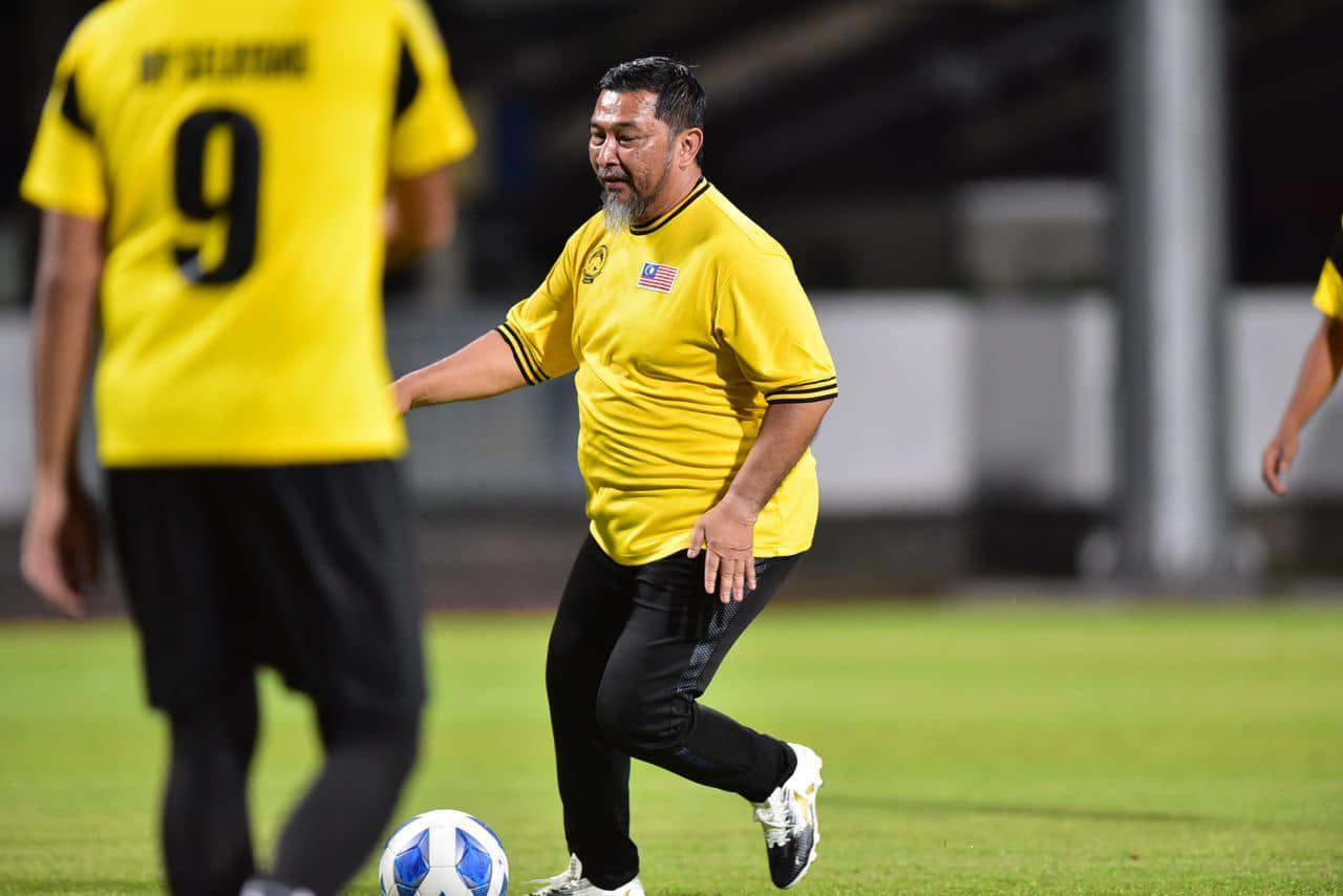 PERLAWANAN PERSAHABATAN BOLA SEPAK MPS DENGAN PASUKAN PILIHAN YB CHUA WEI KIAT