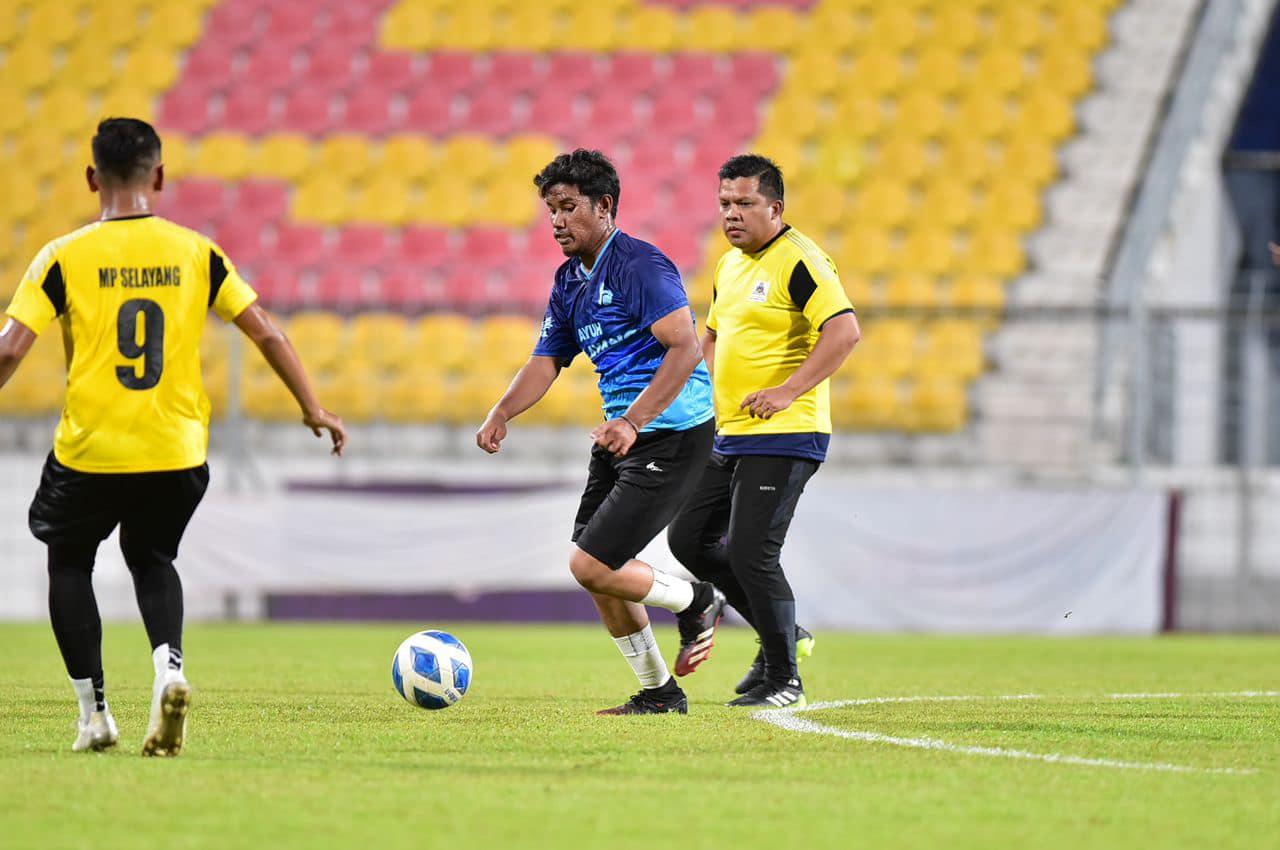 PERLAWANAN PERSAHABATAN BOLA SEPAK MPS DENGAN PASUKAN PILIHAN YB CHUA WEI KIAT