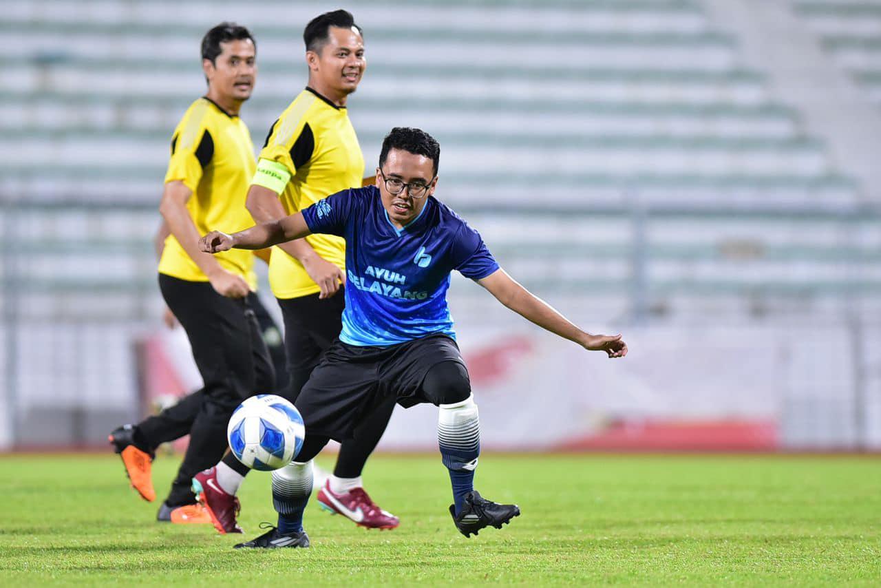 PERLAWANAN PERSAHABATAN BOLA SEPAK MPS DENGAN PASUKAN PILIHAN YB CHUA WEI KIAT