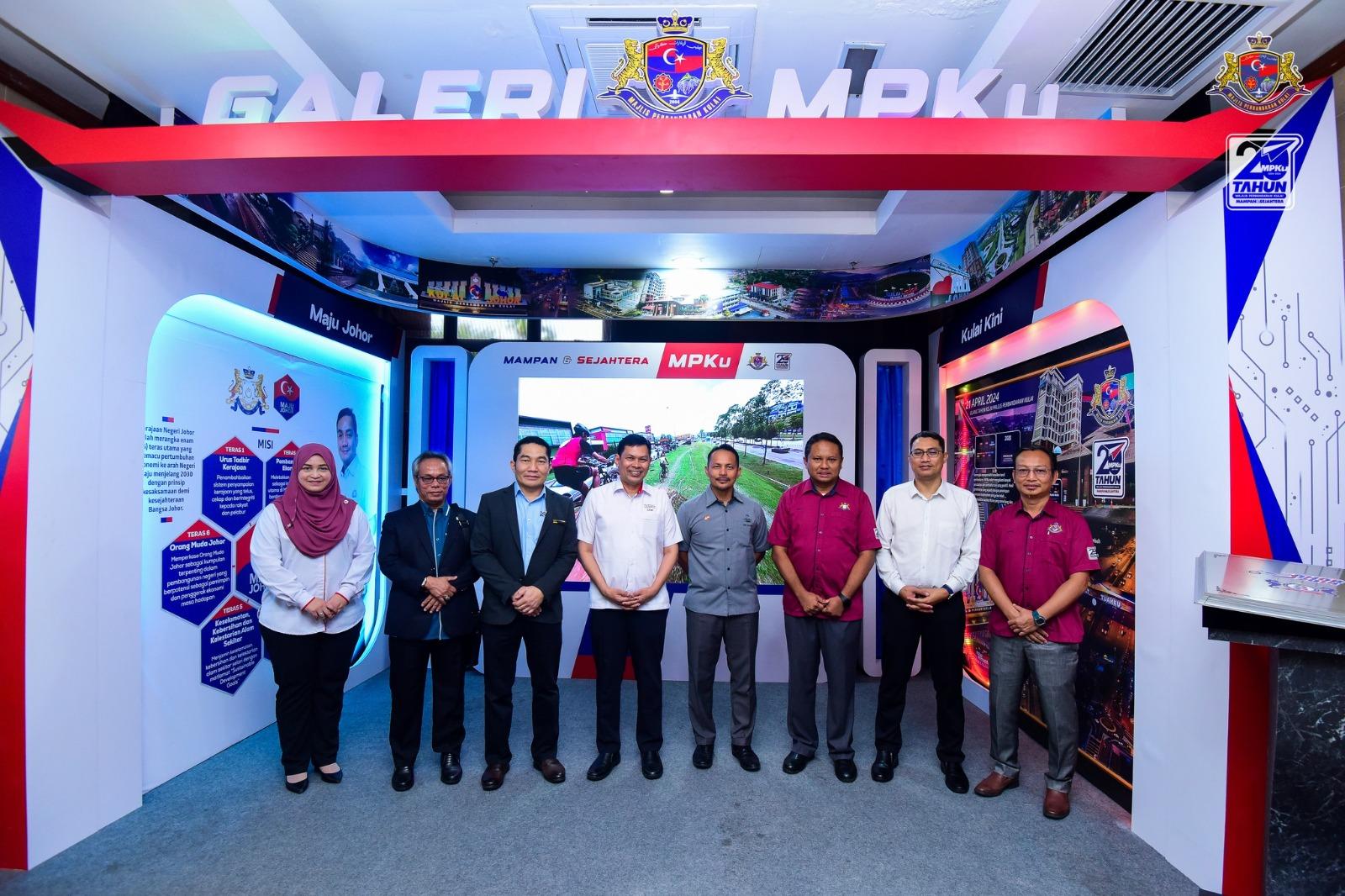 LAWATAN PENANDA ARAS MAJLIS PERBANDARAN SELAYANG KE MAJLIS PERBANDARAN KULAI DAN SEDENAK TECH PARK JOHOR