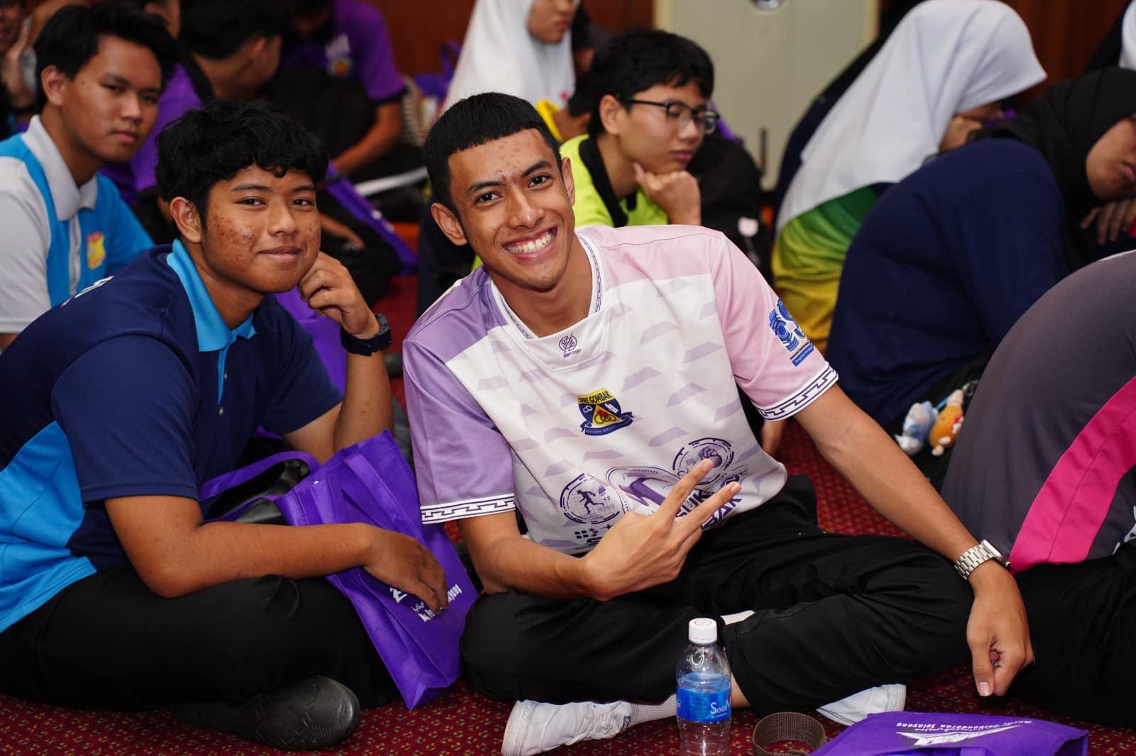 MPS ANJUR PROGRAM KOMUNITI PENDIDIKAN BANTU PELAJAR SPM