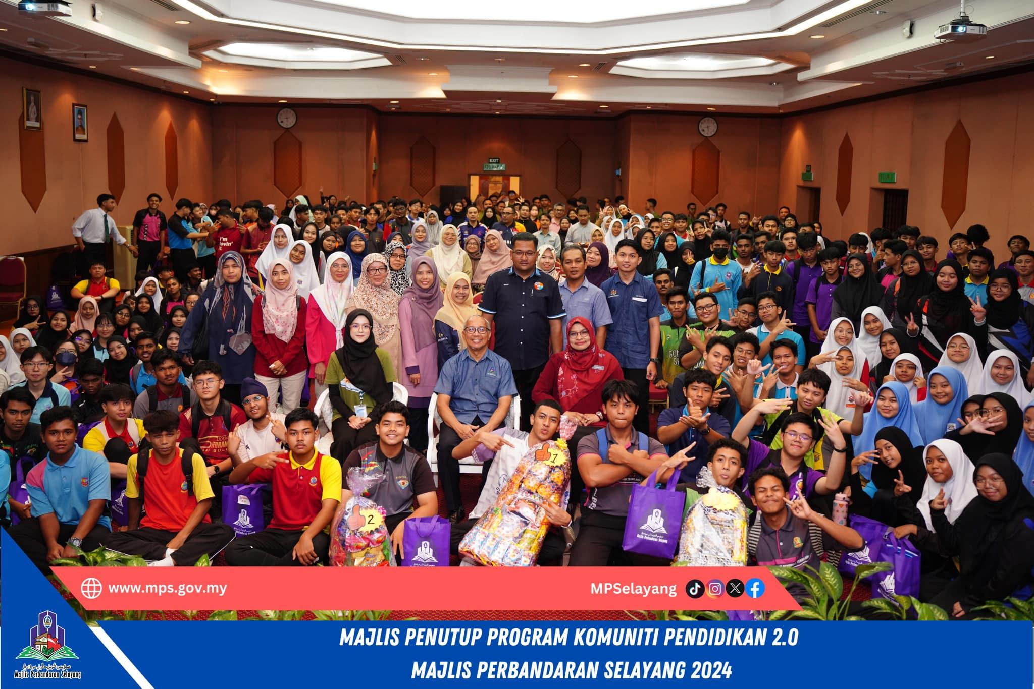 MPS ANJUR PROGRAM KOMUNITI PENDIDIKAN BANTU PELAJAR SPM