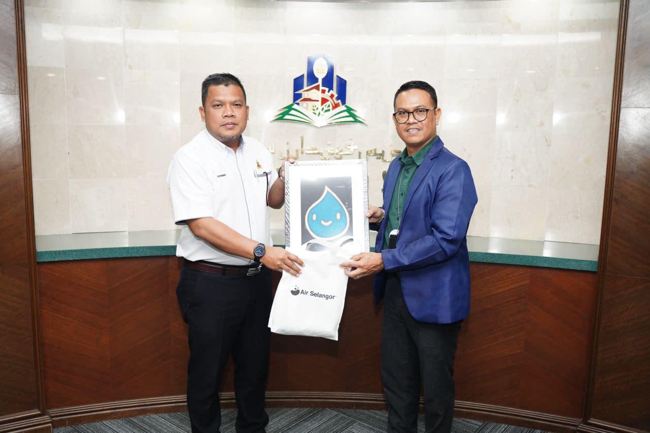 KUNJUNG HORMAT PENGURUSAN AIR SELANGOR WILAYAH GOMBAK KE PEJABAT YANG DIPERTUA