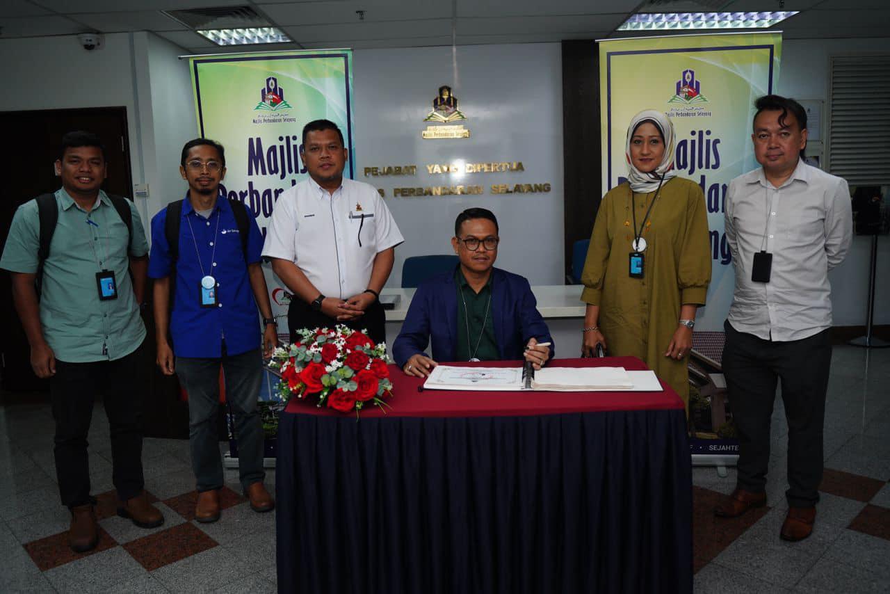 KUNJUNG HORMAT PENGURUSAN AIR SELANGOR WILAYAH GOMBAK KE PEJABAT YANG DIPERTUA