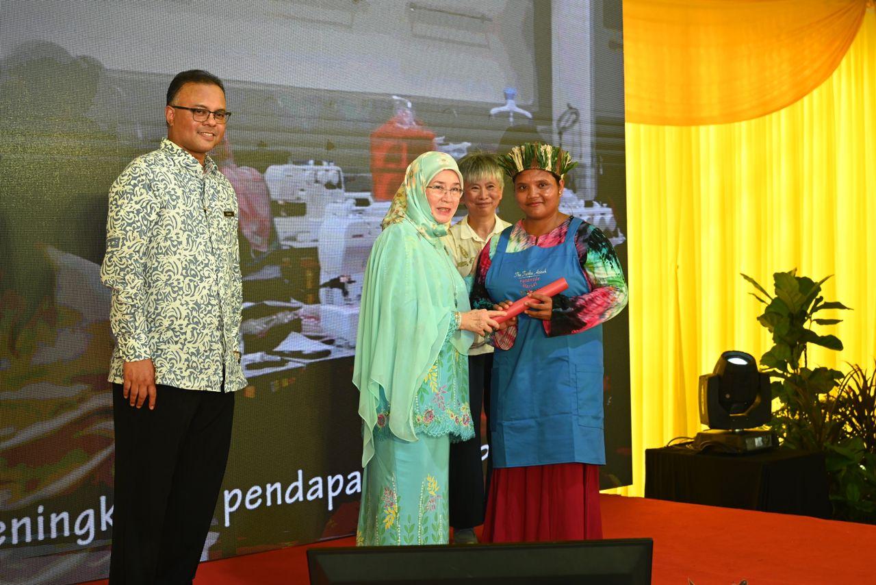 MAJLIS PERASMIAN PROGRAM WARNA WARNI BOTANI FESTIVAL FABRIKASI