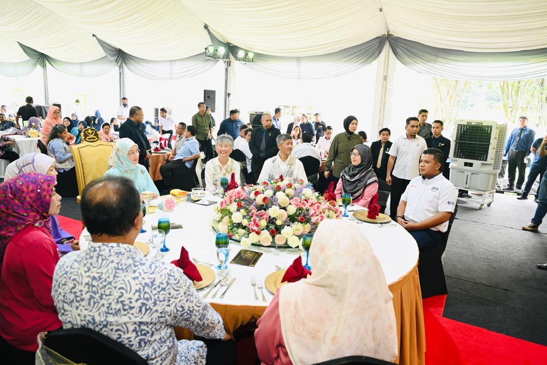 MAJLIS PERASMIAN PROGRAM WARNA WARNI BOTANI FESTIVAL FABRIKASI