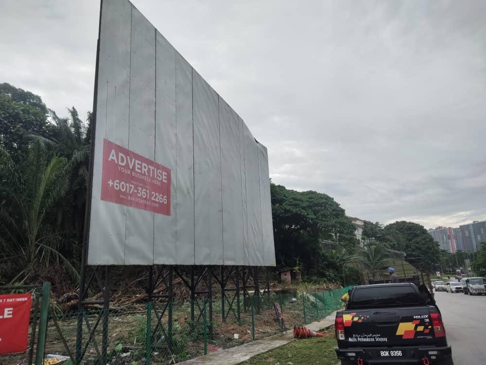 OPERASI PEROBOHAN PAPAN IKLAN LUARAN (BILLBOARD) DI KAWASAN MPS