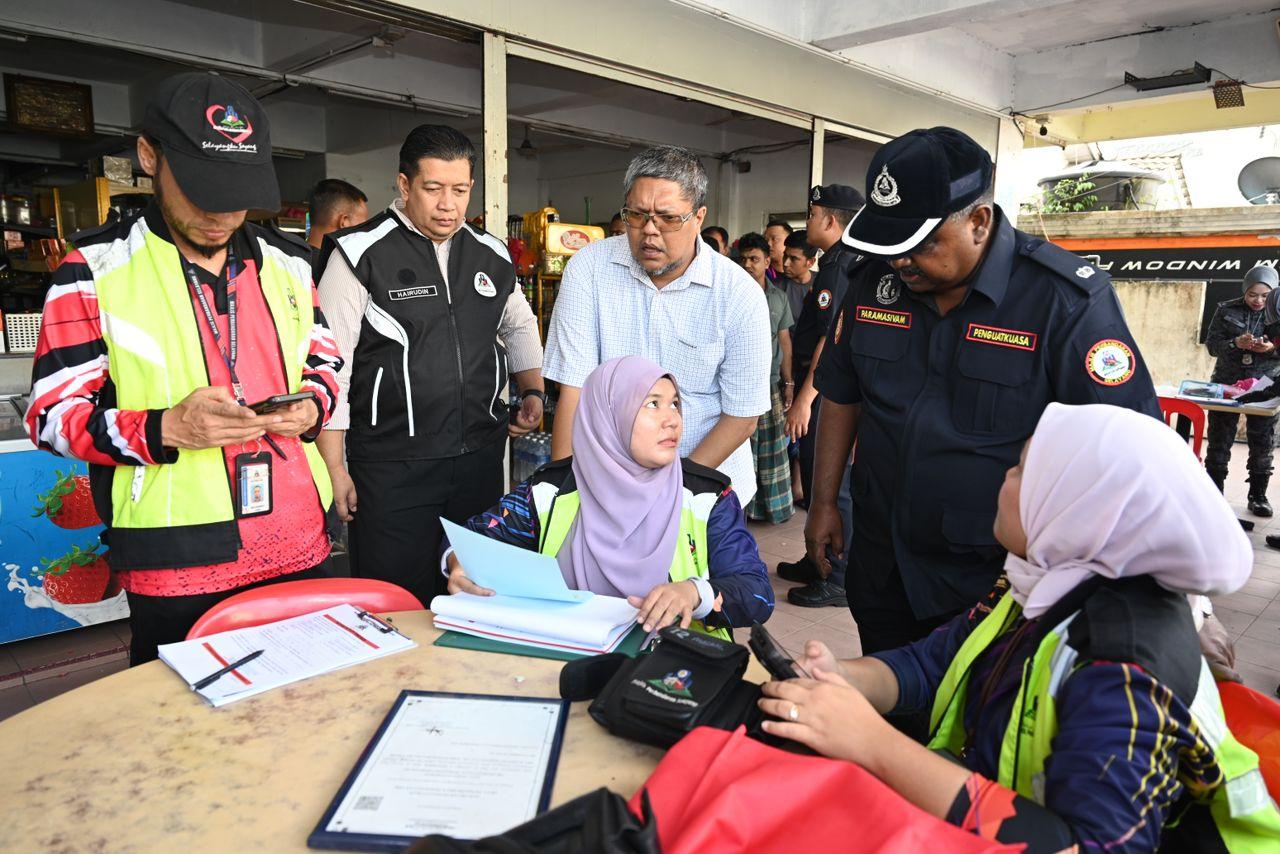 OPERASI PENIAGA WARGA ASING DI KAWASAN MATANG PAGAR, SUNGAI BULOH
