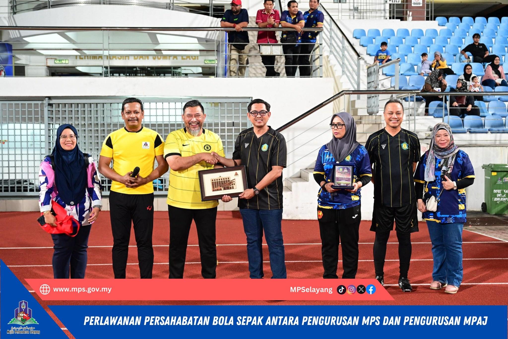PERLAWANAN PERSAHABATAN BOLA SEPAK PENGURUSAN MPAJ DAN MPS