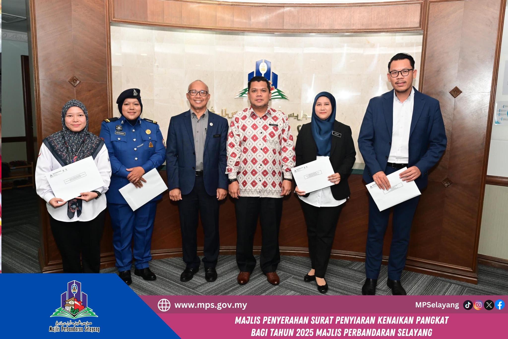 MAJLIS PENYERAHAN SURAT PENYIARAN KENAIKAN PANGKAT BAGI TAHUN 2025 MPS