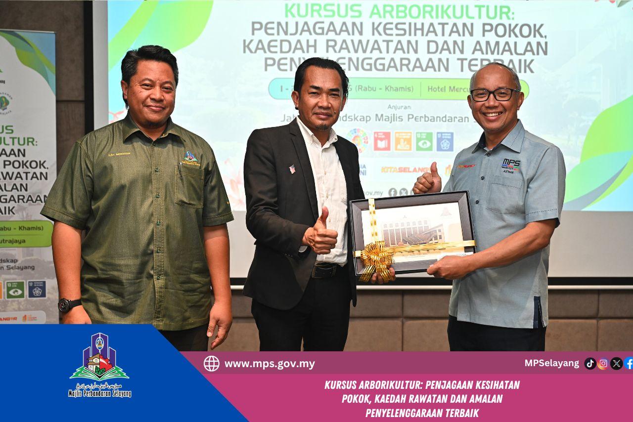 KURSUS ARBORIKULTUR PENJAGAAN KESIHATAN POKOK