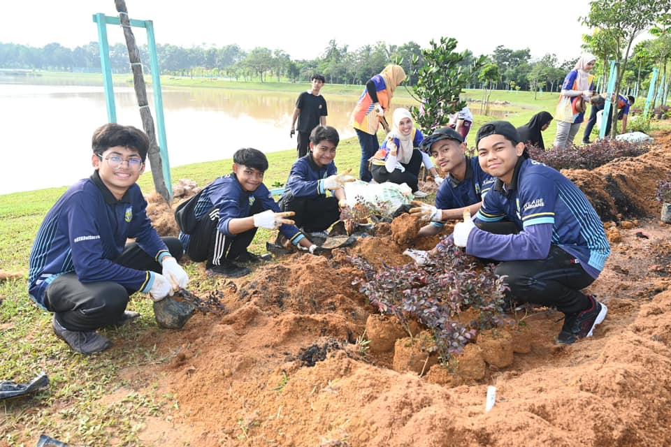 PROGRAM TANAM POKOK PERDANA 2024 DAN PERASMIAN TAMAN TASIK KOTA PUTERI