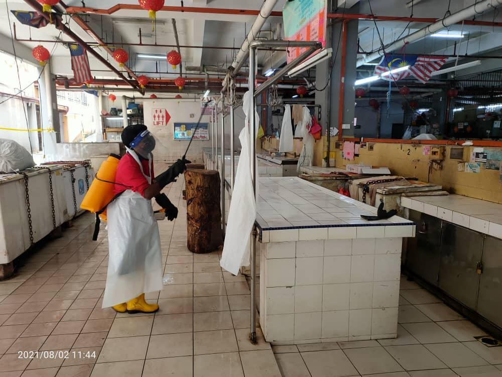 Kerja-Kerja Pembersihan Dan Disinfeksi Pasar Awam