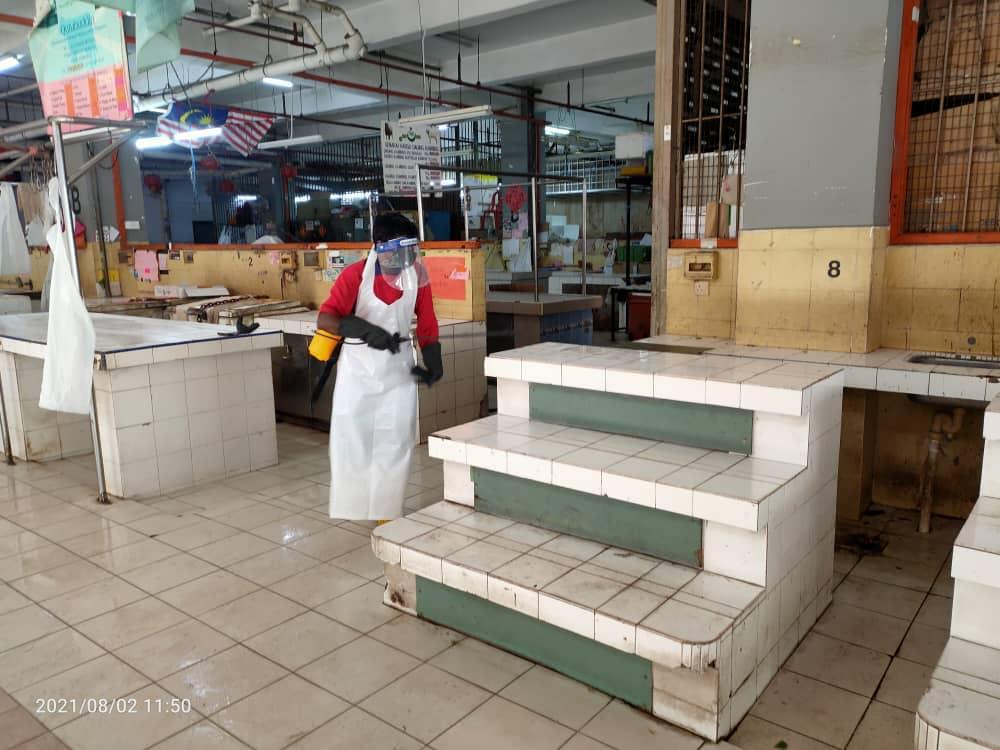 Kerja-Kerja Pembersihan Dan Disinfeksi Pasar Awam