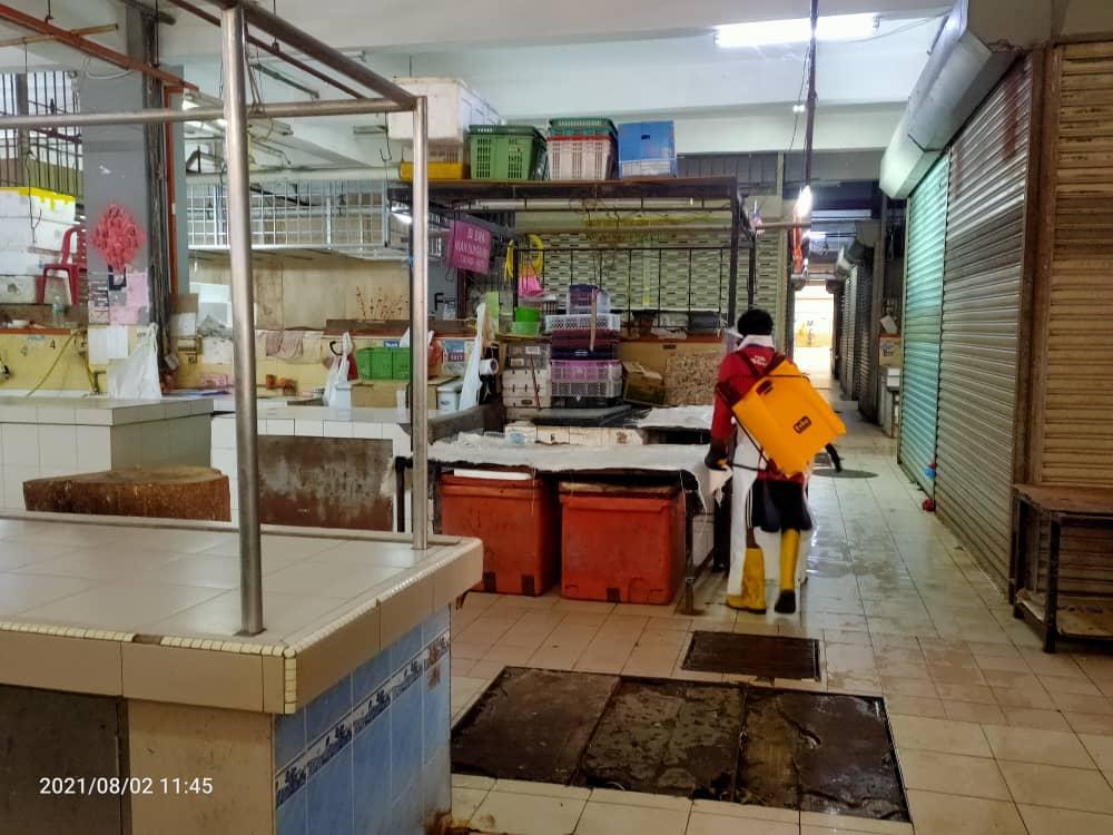 Kerja-Kerja Pembersihan Dan Disinfeksi Pasar Awam