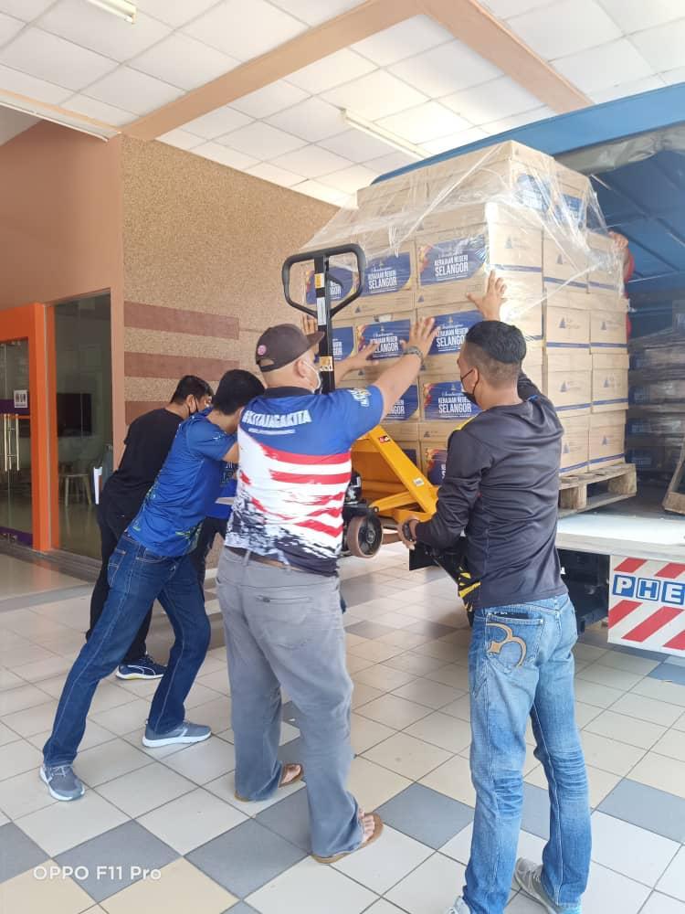 Program Penghantaran Bantuan Mahasiswa Selangor Sempena Pakej Kita Selangor 2.0
