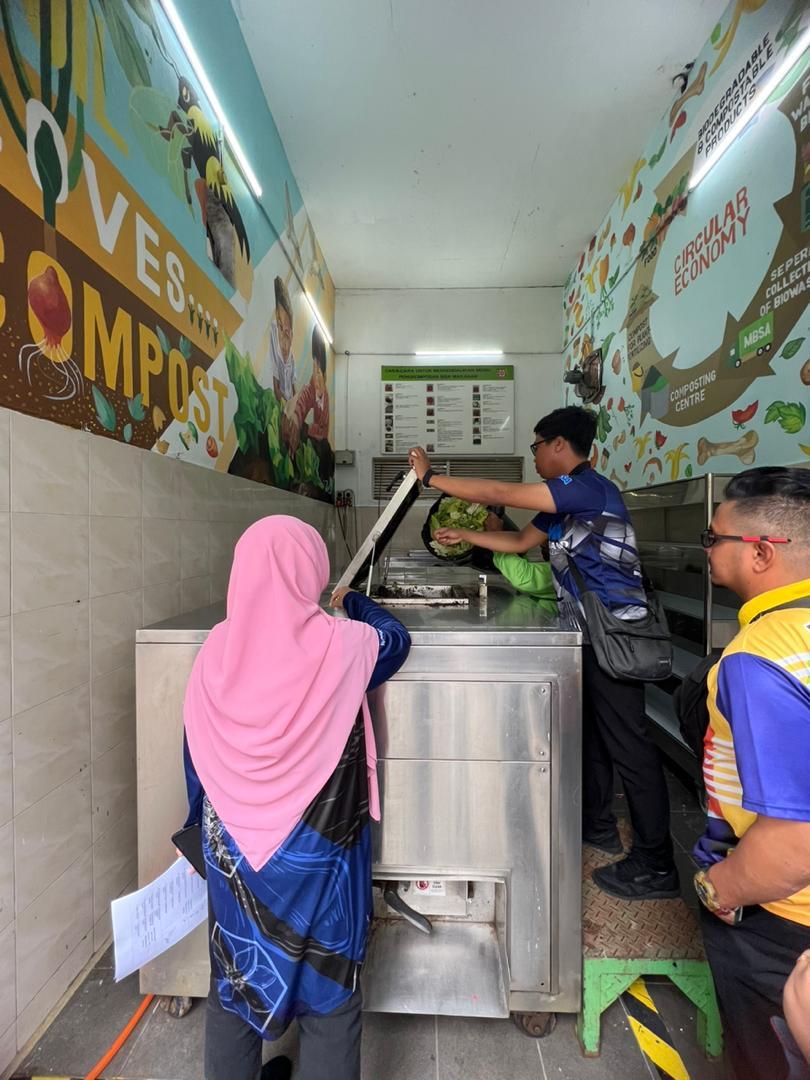 Pusat Pengkomposan Sisa Makanan Pasar Moden Seksyen 6 Shah Alam & Kebun Komuniti Surau Al-Husna, Seksyen 20, Shah Alam