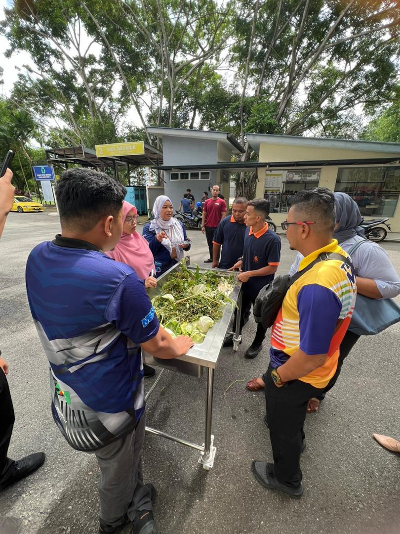 Pusat Pengkomposan Sisa Makanan Pasar Moden Seksyen 6 Shah Alam & Kebun Komuniti Surau Al-Husna, Seksyen 20, Shah Alam