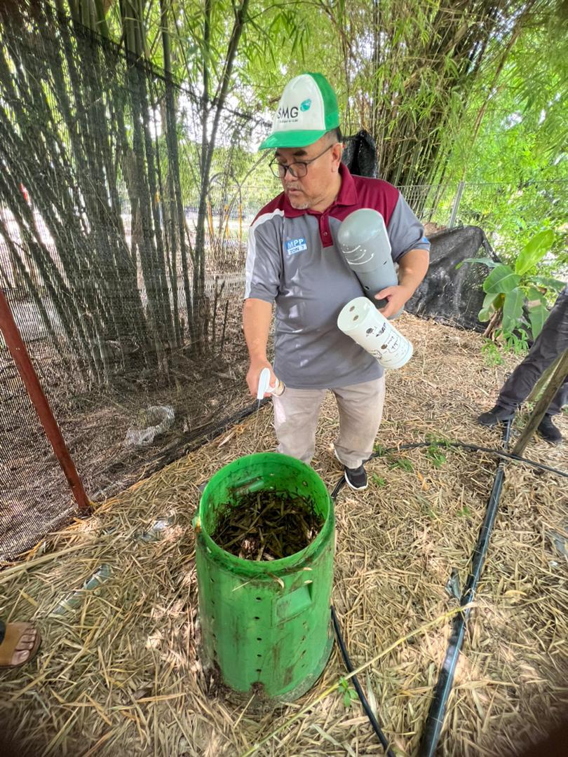 Pusat Pengkomposan Sisa Makanan Pasar Moden Seksyen 6 Shah Alam & Kebun Komuniti Surau Al-Husna, Seksyen 20, Shah Alam