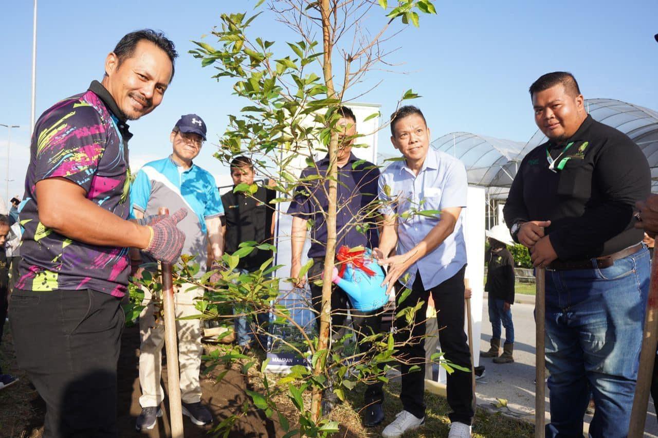 Program CSR Penanaman Pokok Rizab Jalan Dengan Kerjasama Daikin Malaysia, I-Green Landscape Dan Pro T