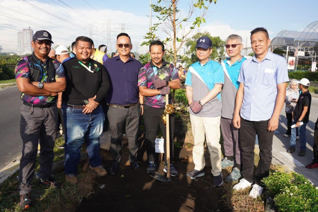 Program CSR Penanaman Pokok Rizab Jalan Dengan Kerjasama Daikin Malaysia, I-Green Landscape Dan Pro T