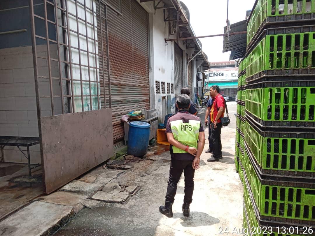 Kilang Sembelihan dan Memproses Ayam Diarah Tutup